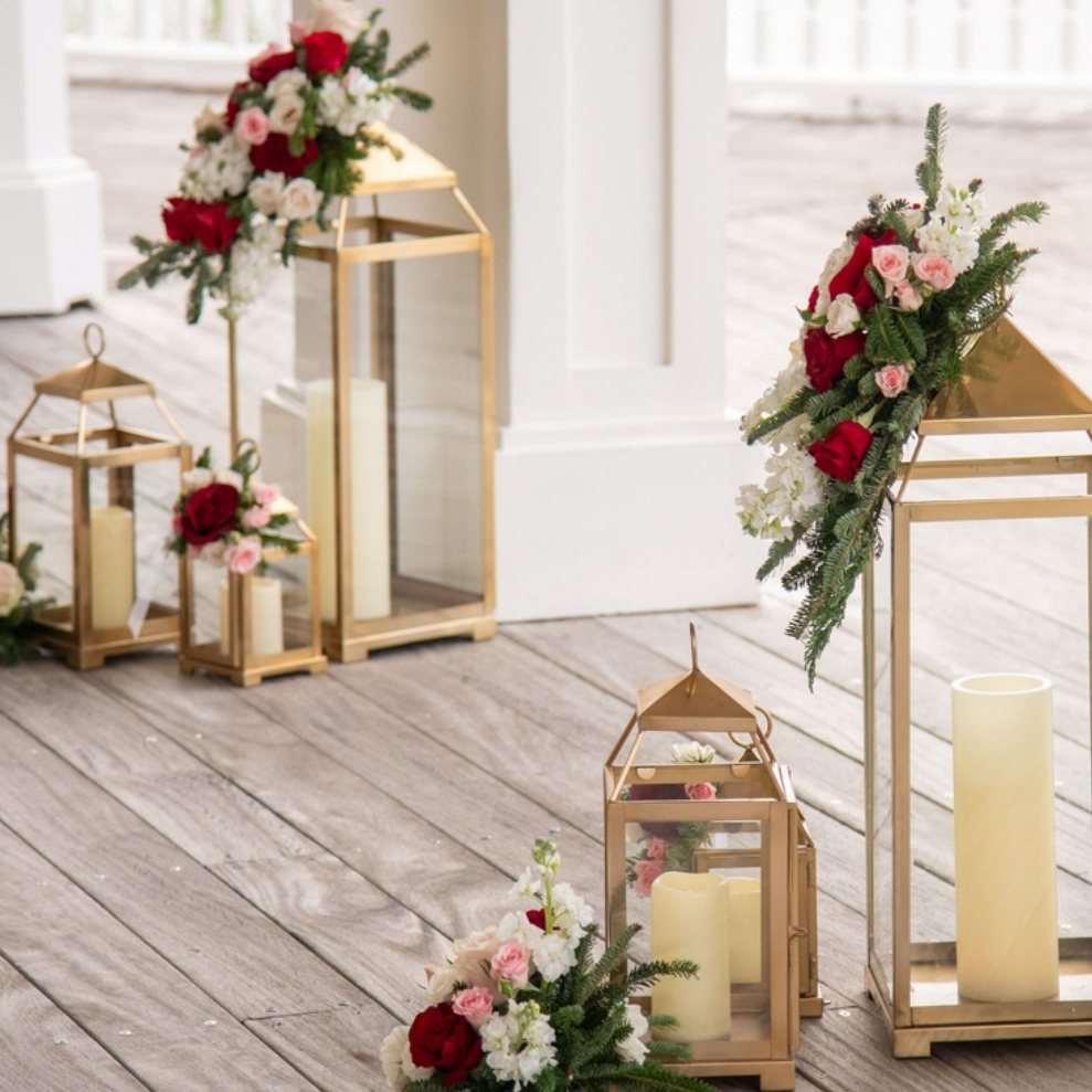 Gold lanterns & floral staircase accent