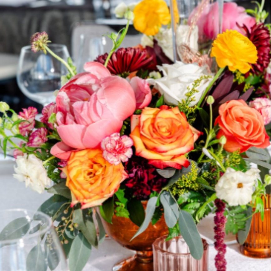 Peach rose & dahlia centerpiece
