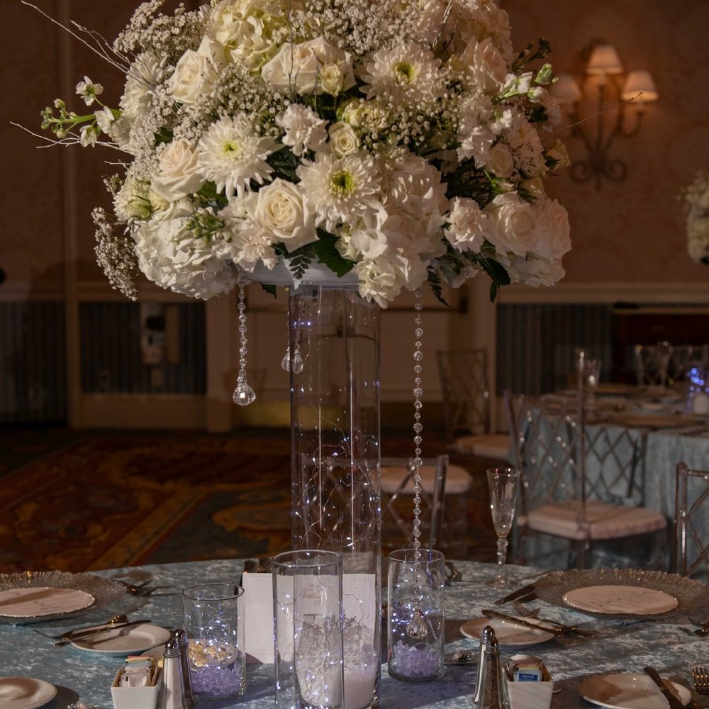 Tall crystal white centerpiece