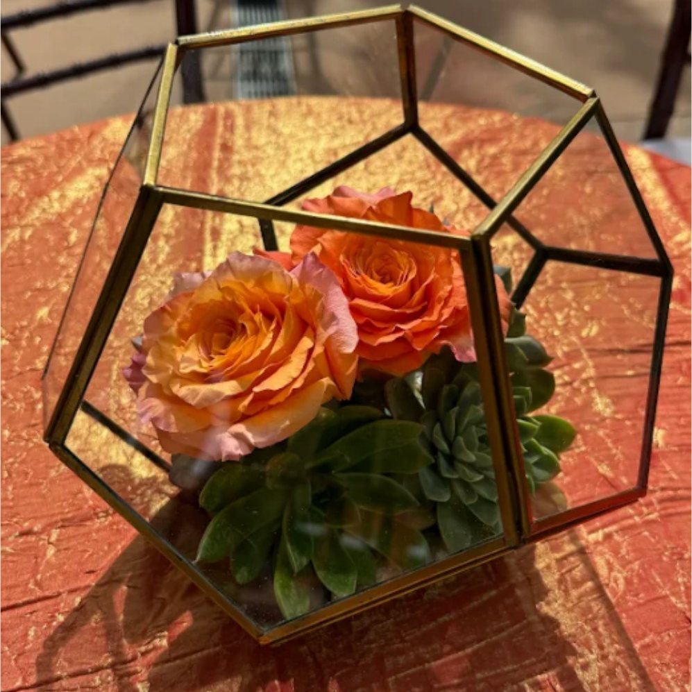 Geometric terrarium – peach roses & succulent