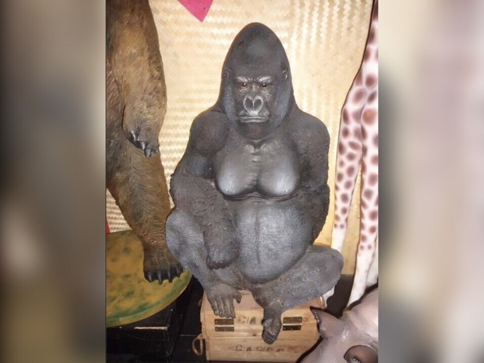 Gorilla statue photo prop