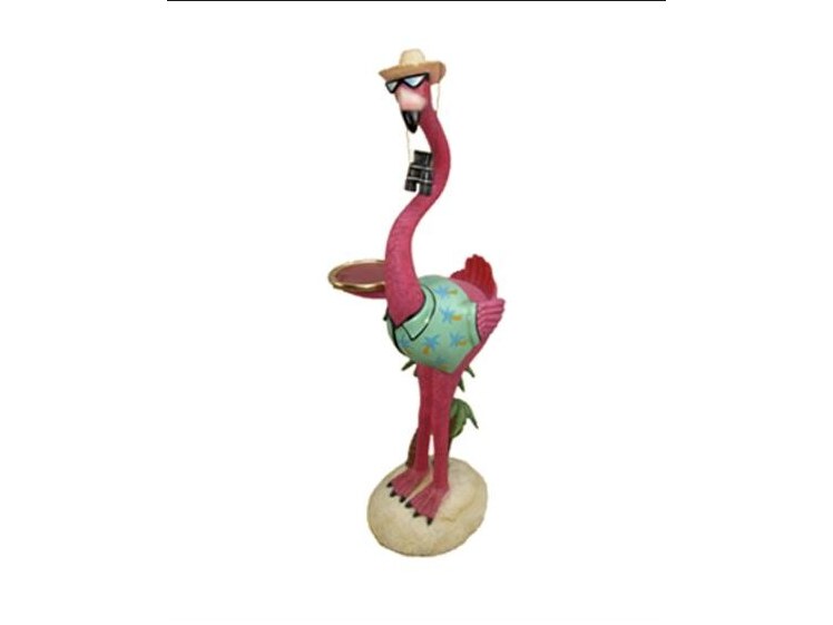 Flamingo statue dressed as a tourist